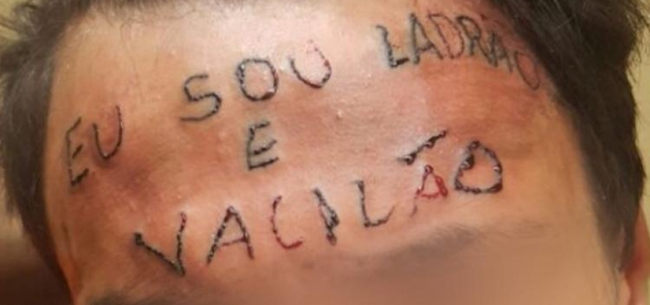 \'Ele não é bicho\', diz mãe de garoto que teve testa tatuada