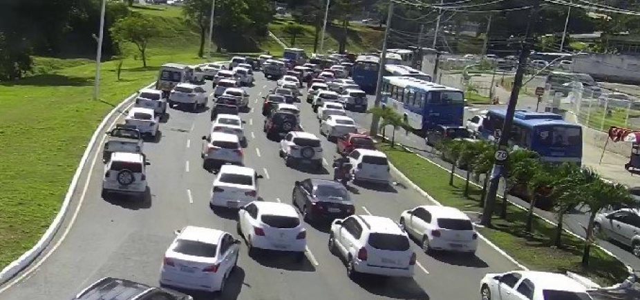 Acidente congestiona trânsito na Avenida Juracy Magalhães Júnior; confira 