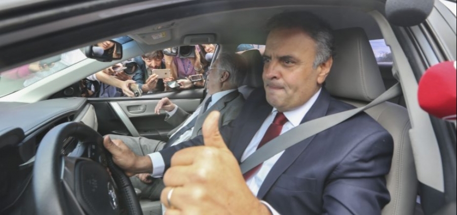 Senado corta benefícios mas mantém salário de Aécio 