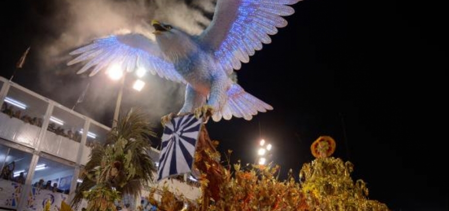 Grupo Especial do Rio suspende desfile de escolas de samba após corte de recursos