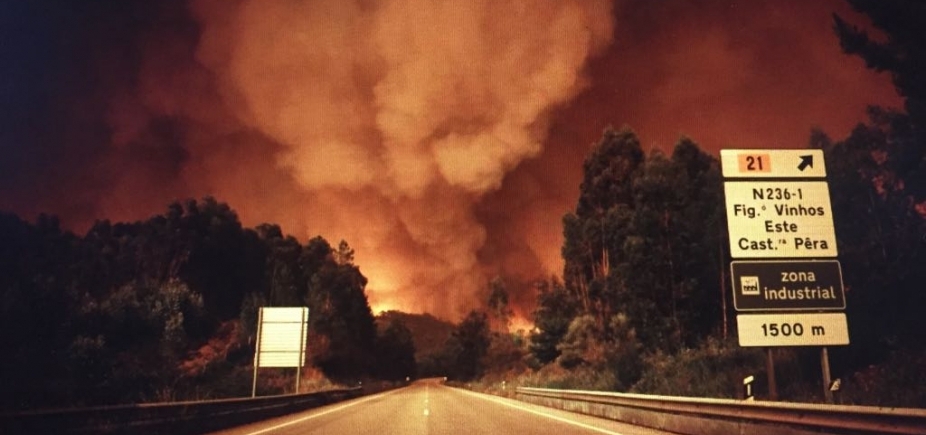 Incêndio florestal deixa 62 mortos e 54 feridos em Portugal