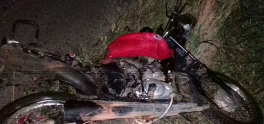 Caminhão atinge moto e mata jovem de 20 anos na BR-101, em Aurelino Leal