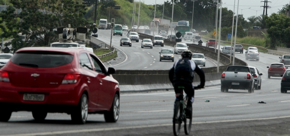 Fluxo nas estradas deve aumentar 40% no São João; engarrafamento pode ser de até 4 horas
