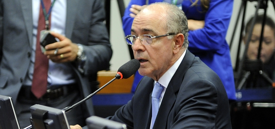Aleluia rebate Otto em relação à reforma trabalhista: \'Ele comemora o desemprego de 14 milhões\'
