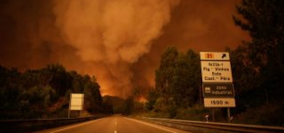 Chefe dos bombeiros diz que Incêndio em Portugal teve \'mão criminosa\'