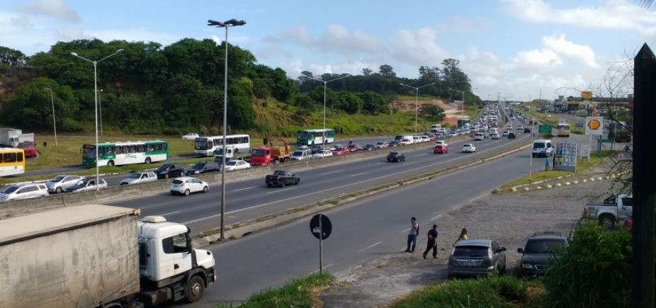 BR-324 e entorno da Rodoviária têm trânsito congestionado nesta quinta; confira