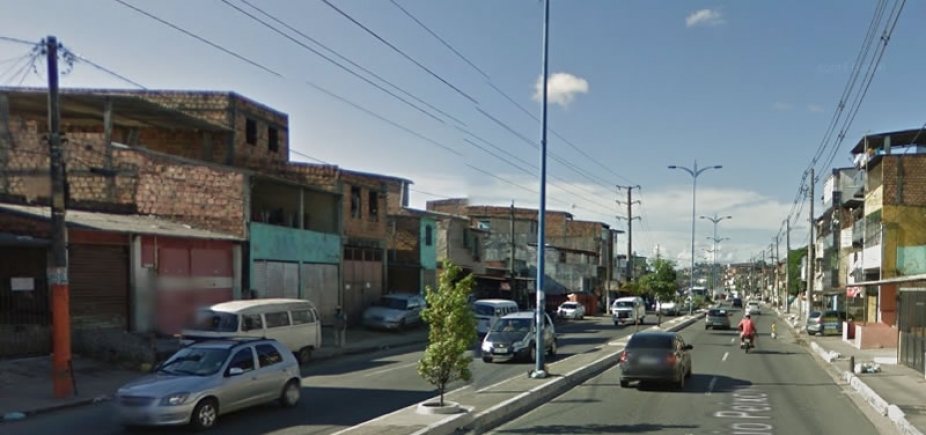 Homem é morto em micro-ônibus na Av. Suburbana e motorista é obrigado a transportar corpo 