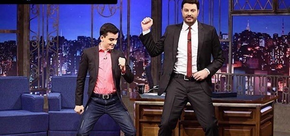 Mesmo com polêmicas, Dudu Camargo deve ganhar programa de auditório no SBT