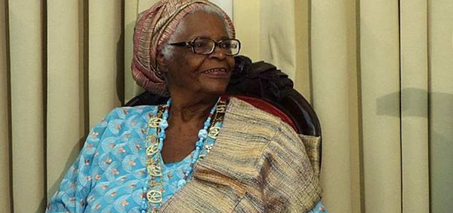 Mãe Stella de Oxóssi segue internada para tratamento de quadro hipertensivo e neurológico