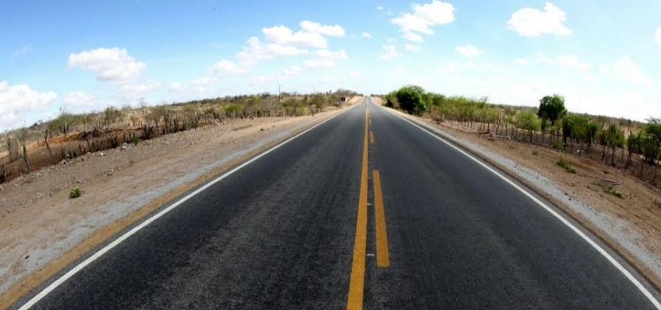 Governo vai recuperar mais de 400 km de rodovias baianas até setembro