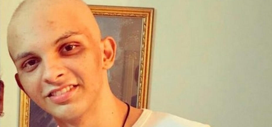 Jovem faz teste de gravidez por brincadeira e descobre câncer raro