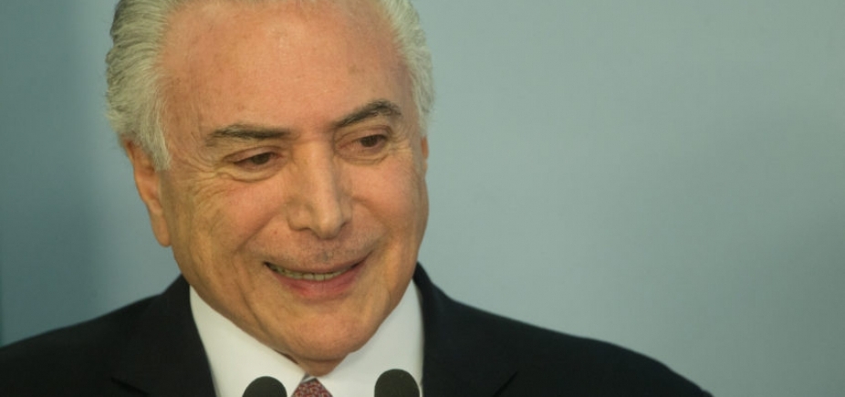 ‘Tranquilíssimo’, diz Temer sobre continuidade do governo