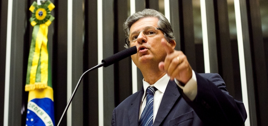 Jutahy: enquanto malas circulam com dinheiro, desemprego é o maior drama do país