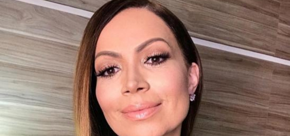 Solange Almeida implanta \'chip da beleza\': \'Completamente indolor\'