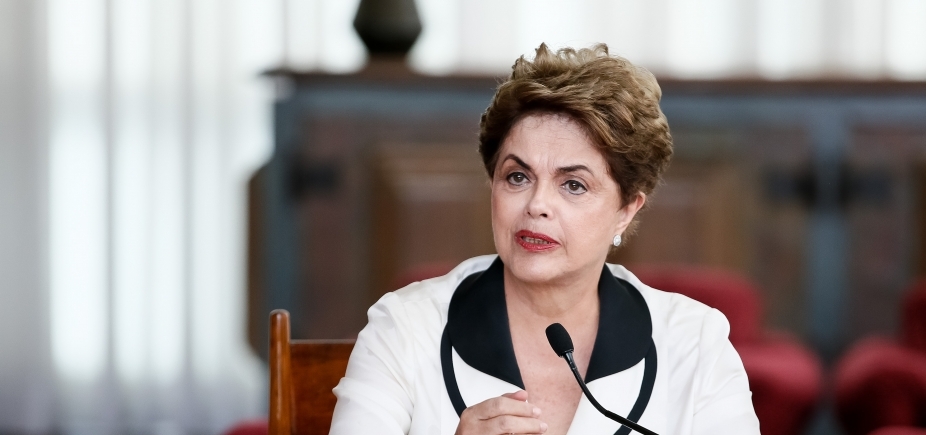 Dilma Rousseff critica condenação de Lula: \'É um escárnio\'