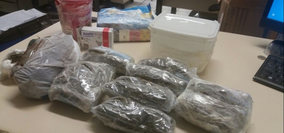 Polícia apreende 1kg de drogas em encomenda nos Correios