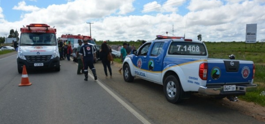 Colisão entre dois carros mata mulher de 31 anos na BR-030, em Caetité 