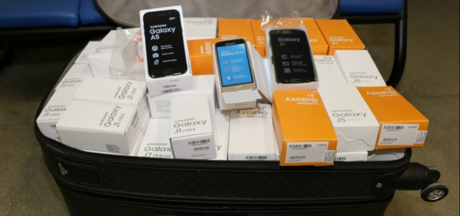 Mala com 150 smartphones é apreendida no aeroporto de Salvador; caso é investigado