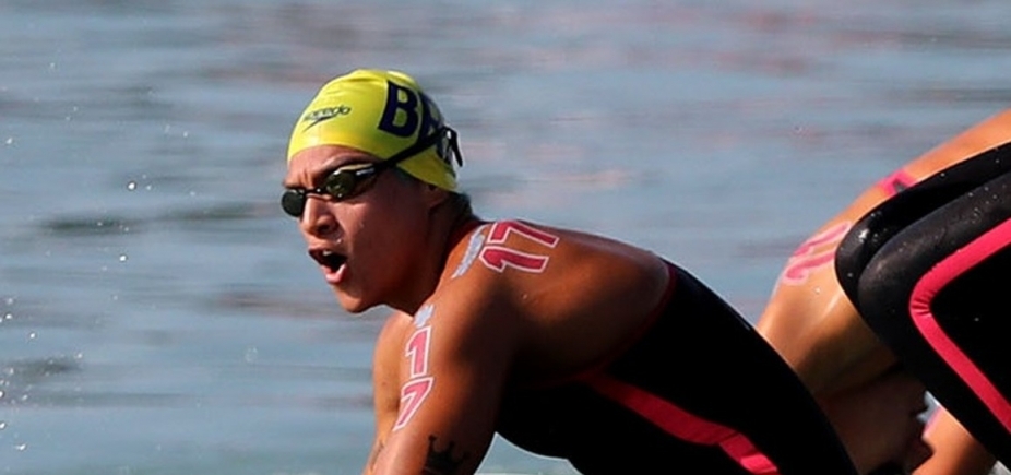 Após 5 horas de prova, Ana Marcela conquista Mundial de maratona aquática