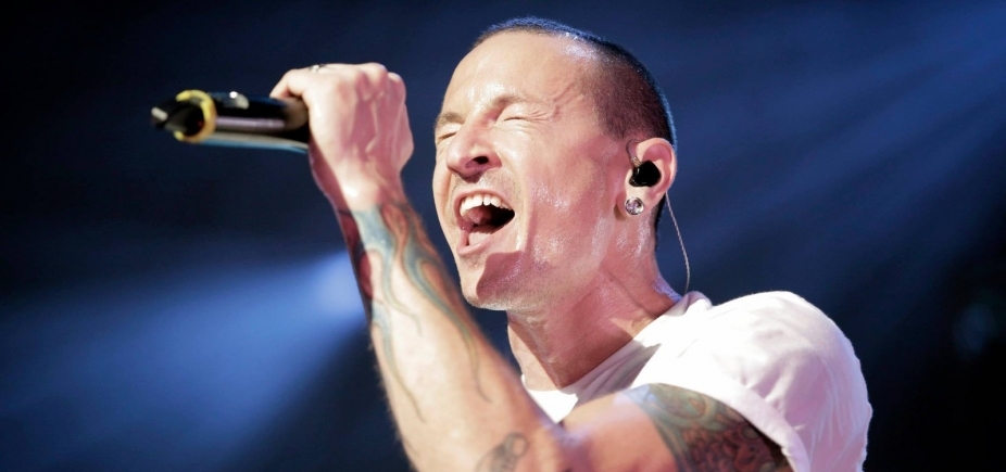 Suicídio de Chester Bennington, do Linkin Park, é confirmado por médicos; cantor se enforcou 
