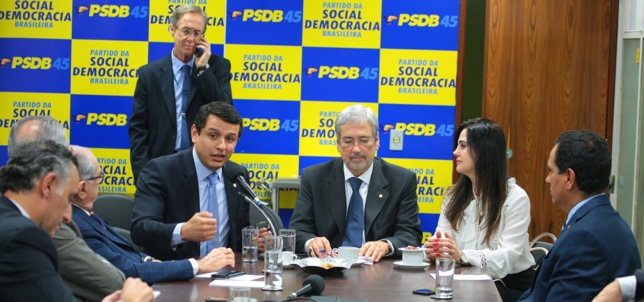 Mais da metade da bancada do PSDB deve votar contra Temer em denúncia