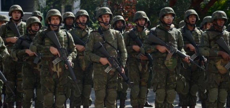 “Vamos atuar com efeito surpresa\', diz ministro sobre ações das Forças Armadas no Rio de Janeiro 