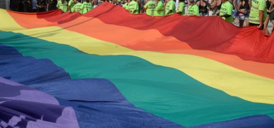 Sem verbas, GGB lança “vaquinha” online para realizar Parada Gay 2017