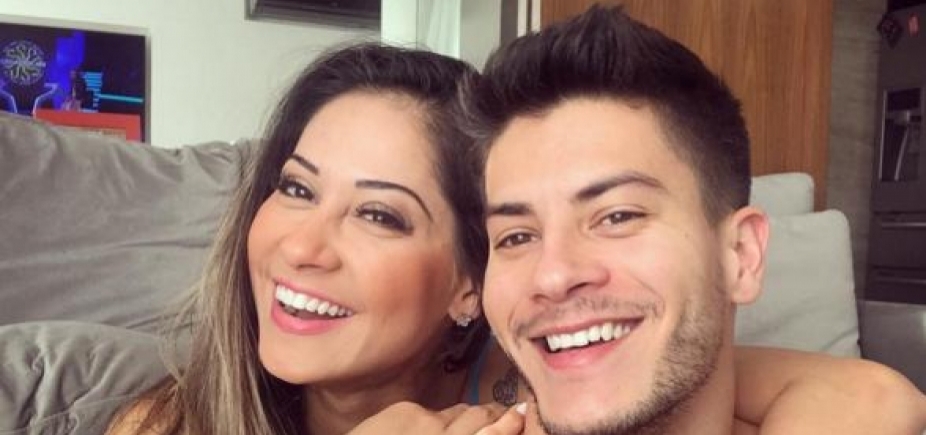 Juntos há um mês, Mayra Cardi e Arthur Aguiar trocam declarações de amor
