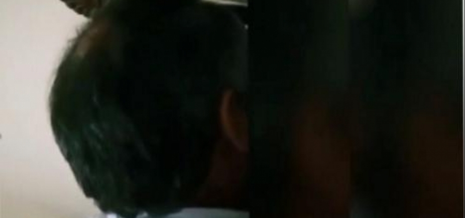 Padre é filmado beijando garota de 14 anos em igreja de Minas Gerais