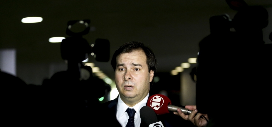 Maia diz que é preciso votar denúncia contra Temer na Câmara para retomar análise de reformas