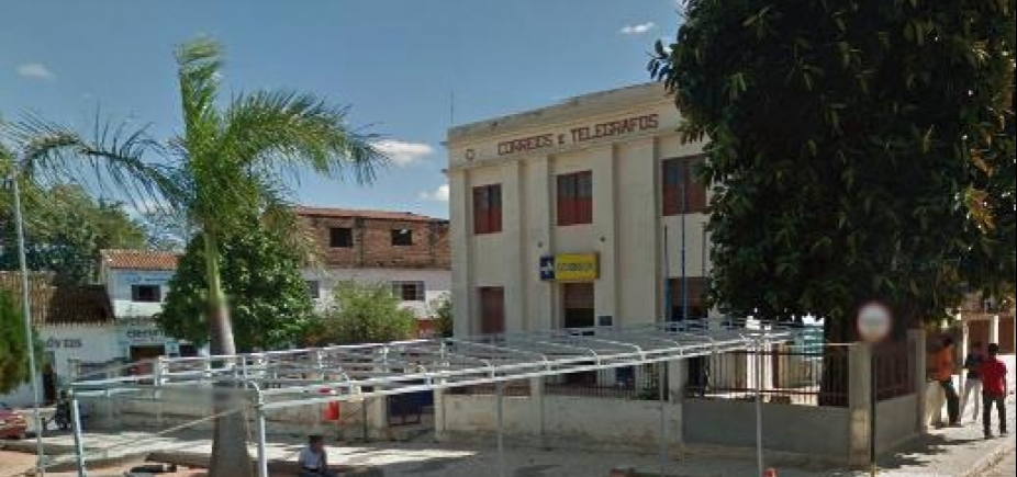 Família de gerente é feita refém e quadrilha pede dinheiro de cofres dos Correios como resgate