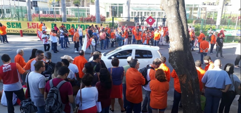 Manifestação no Itaigara causa lentidão a partir da Avenida Juracy Magalhães 