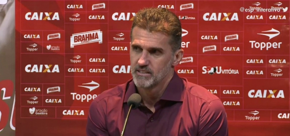 Mancini destaca "equilíbrio" do Vitória diante do Fla: "Mostrou maturidade" 