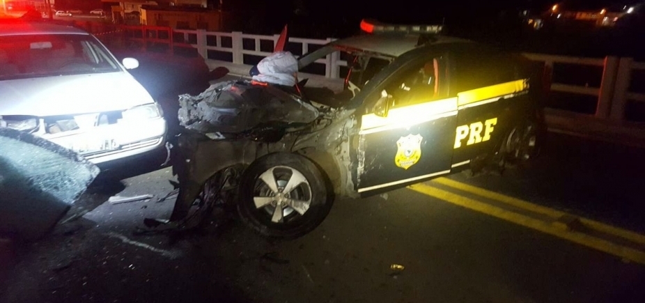  Motorista é preso após causar acidente em BR, furtar viatura da PRF e colidir novamente