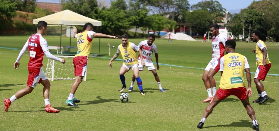 Meia abandona treino e pode desfalcar o Bahia contra o Atlético-PR