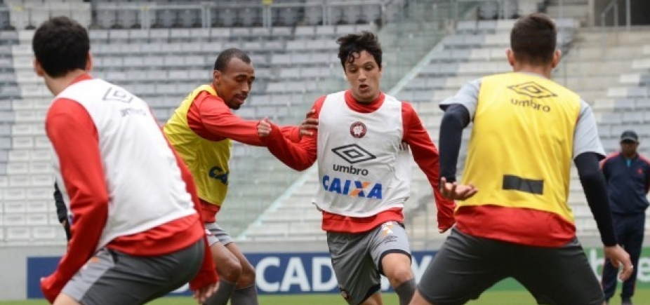 Atlético-PR tem retorno de quatro jogadores para enfrentar o Bahia