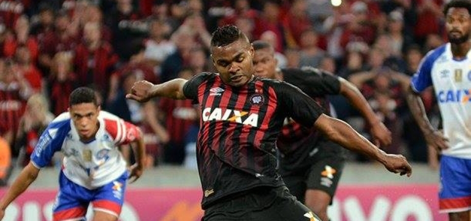 Bahia cai diante do Atlético-PR e acaba goleado por 4 a 1 fora de casa