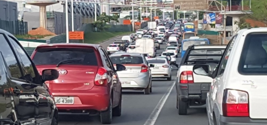 Trânsito: confira os pontos de lentidão nesta segunda-feira 