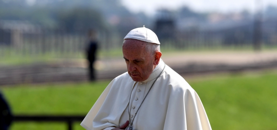 Papa critica cristão que consulta horóscopo e cartomante: "Fé não é tão forte"