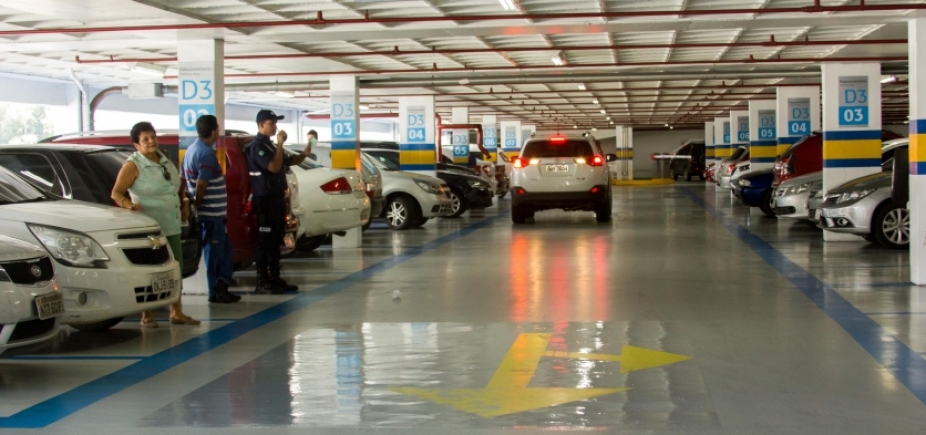 Gestantes passam a ter credencial para usar vagas exclusivas em estacionamentos 