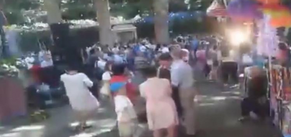 Árvore cai em festival religioso, mata 12 pessoas e deixa outras 52 feridas; vídeo