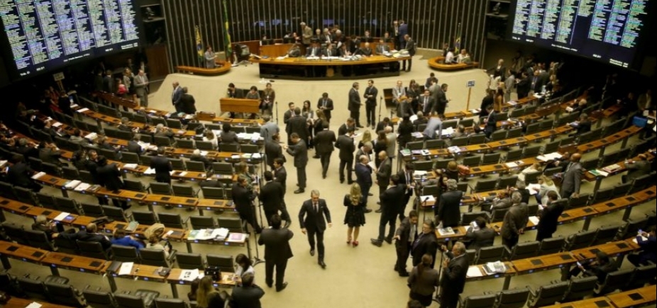 Comissão do Senado aprova tornar crime mudança da meta fiscal no 2º semestre