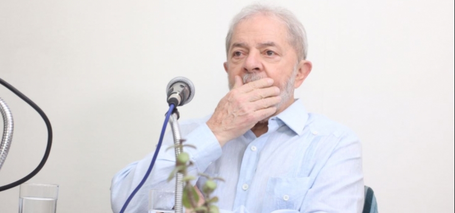 Lula diz que quer "falar menos e escutar mais" durante caravana no Nordeste