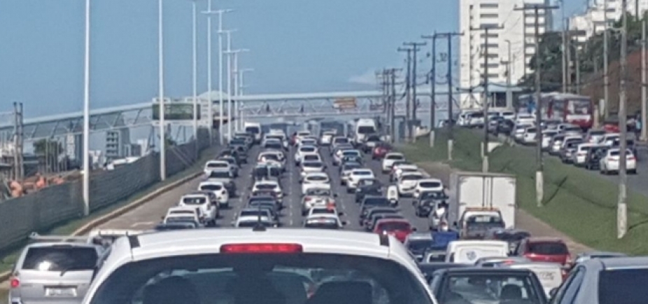 Trânsito: confira os pontos de retenção nesta segunda-feira 