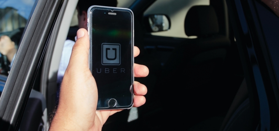 Uber expulsa motorista após denúncia de assédio contra adolescente