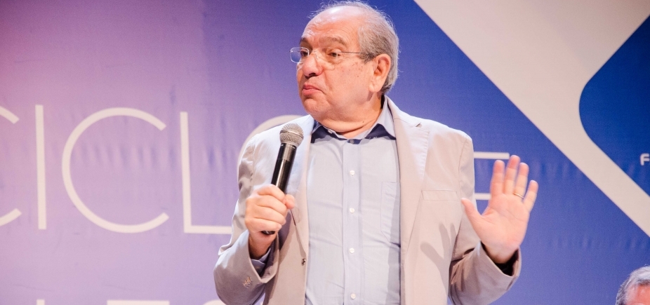 Governo quer "tapar buraco" com venda da Eletrobras, diz MK; ouça comentário