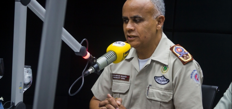 Ausência de lista de passageiros dificulta buscas: “Vamos ficar aqui até o último sobrevivente”