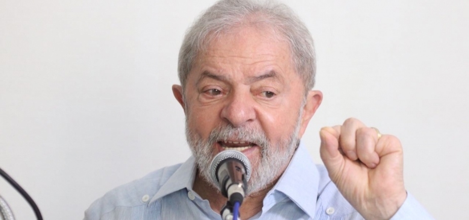 "Se é para fazer o que estão fazendo, melhor colocar o Brasil nas Casas Bahia", diz Lula