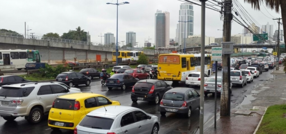 Acidente aumenta lentidão na Avenida Bonocô sentido Centro