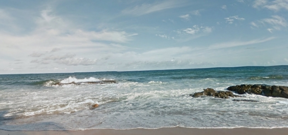 Homem morre afogado na praia de Itapuã